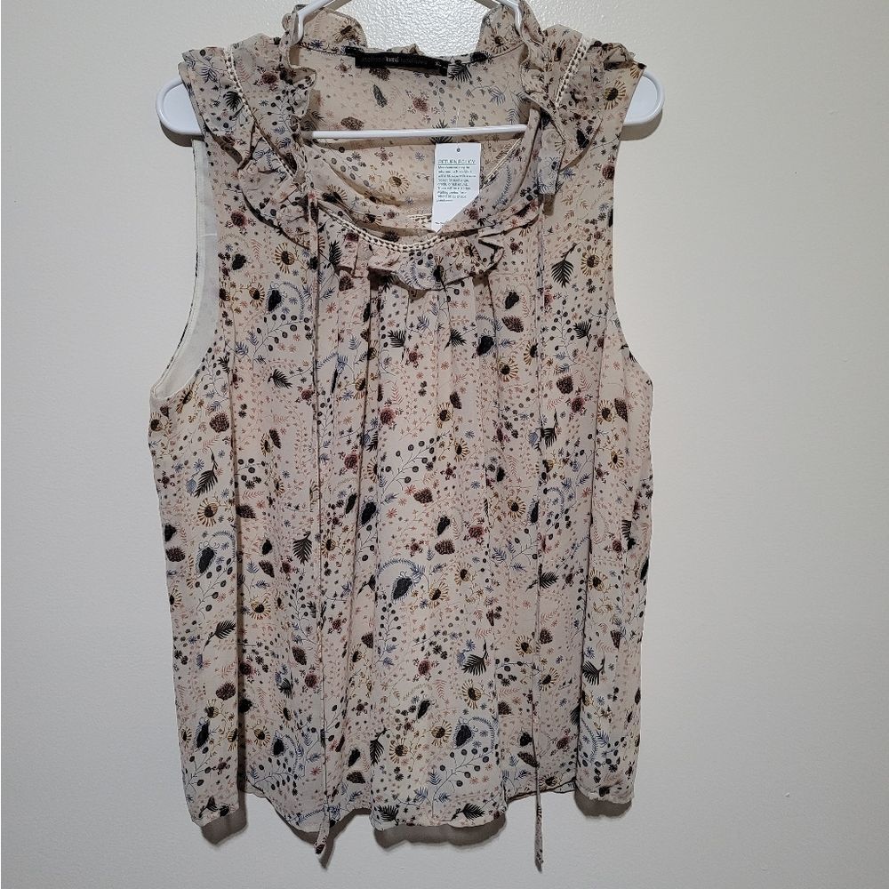 NWT Hazel Haze Sleeveless Ruffle Neck Blouse - Cream‎ XL
